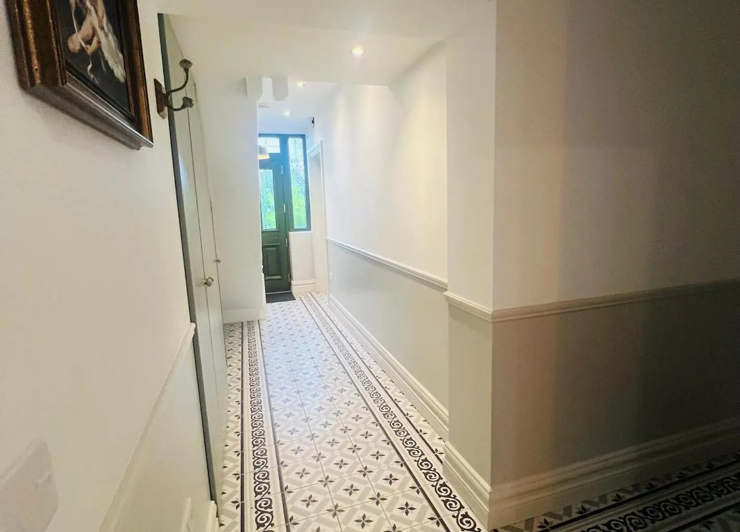 Luxurious 5Star Retreat On Westports Main Street Villa
